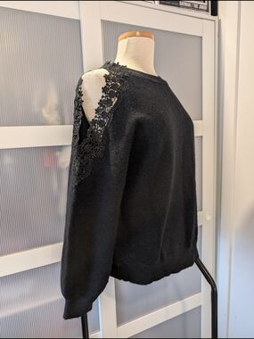 Black Women's Cold-Shoulder Knit Sweater